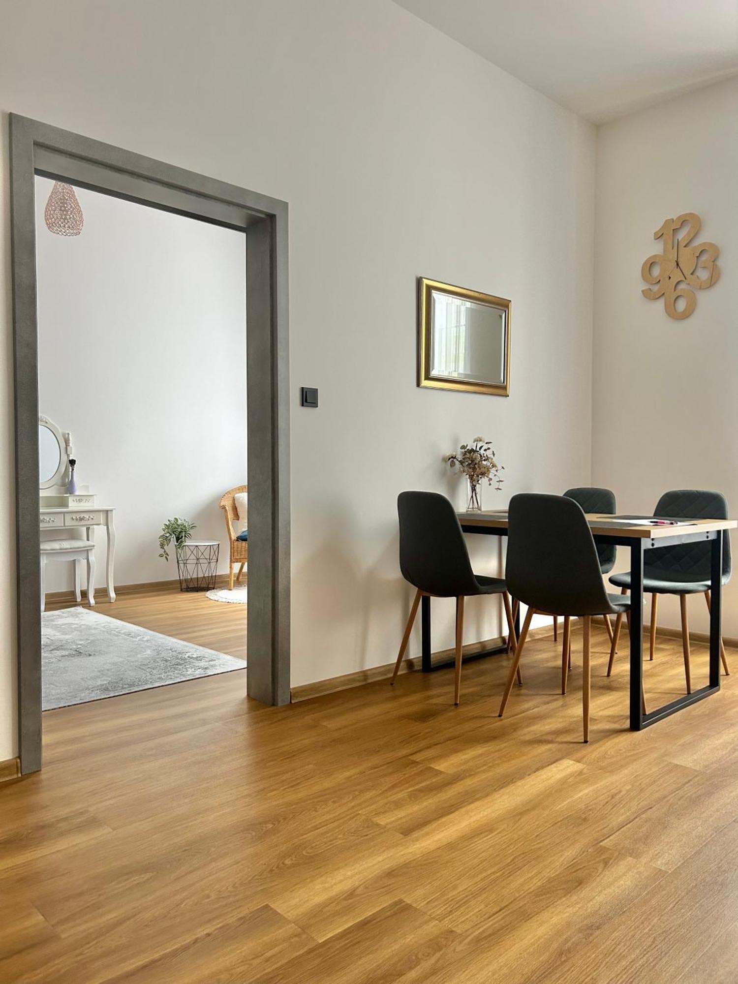 Apartment Dita Κάρλοβι Βάρι Εξωτερικό φωτογραφία